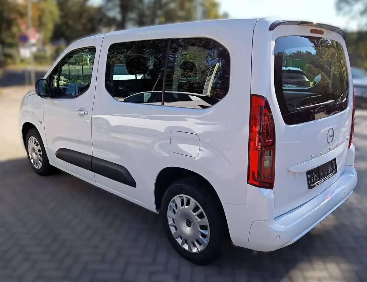 Gebraucht Opel Combo Life 110 PS (80 kW) 2024 Arktis weiss Van / Kleinbus