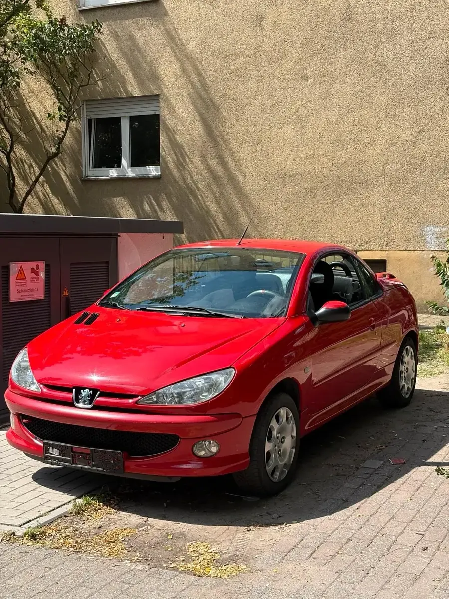 Gebraucht Peugeot 206 CC 109 PS (80 kW) 2004 Rot Cabrio