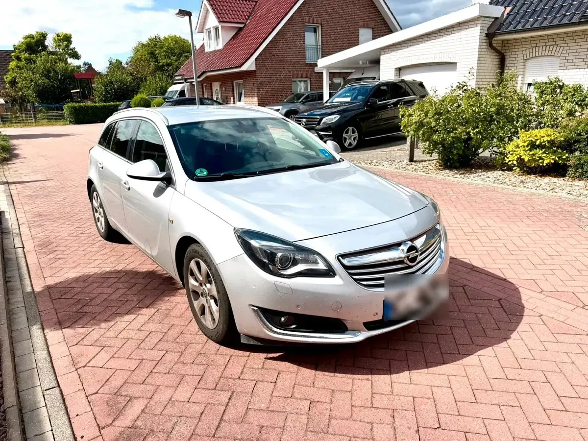 Gebraucht Opel Insignia 163 PS (119 kW) 2014 Silber Kombi