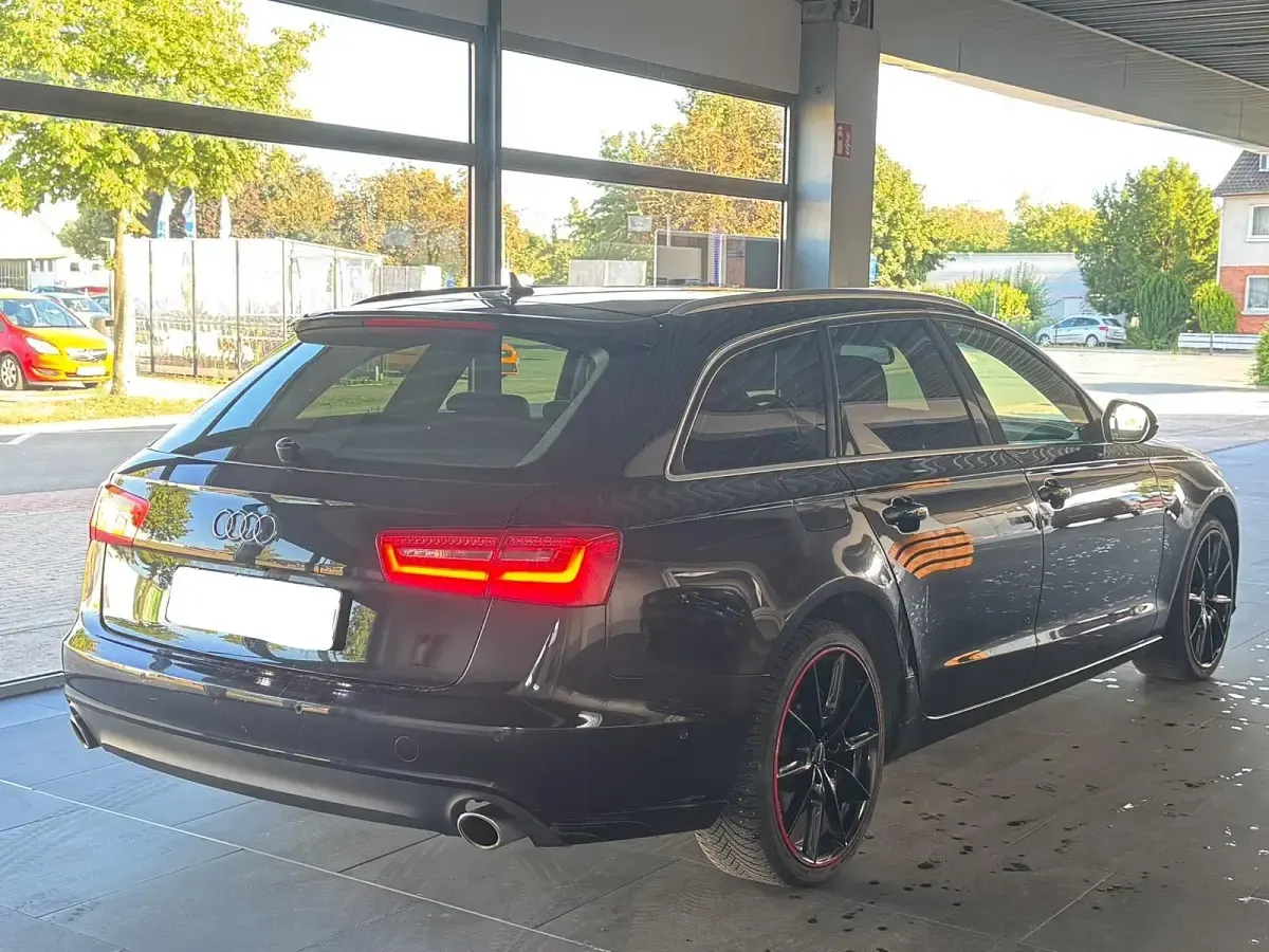 Gebraucht Audi A6 204 PS (150 kW) 2012 Schwarz Kombi