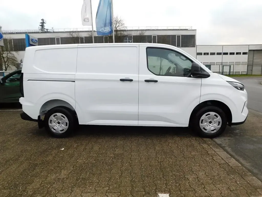 Neu Ford Transit Custom 136 PS (100 kW) 2026 Weiß Limousine