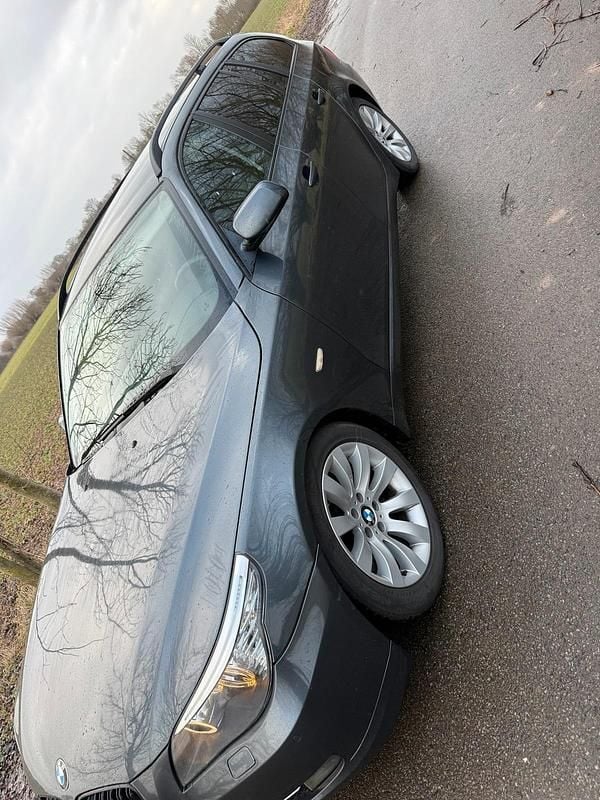 Gebraucht BMW 525 197 PS (144 kW) 2009 Grau Kombi