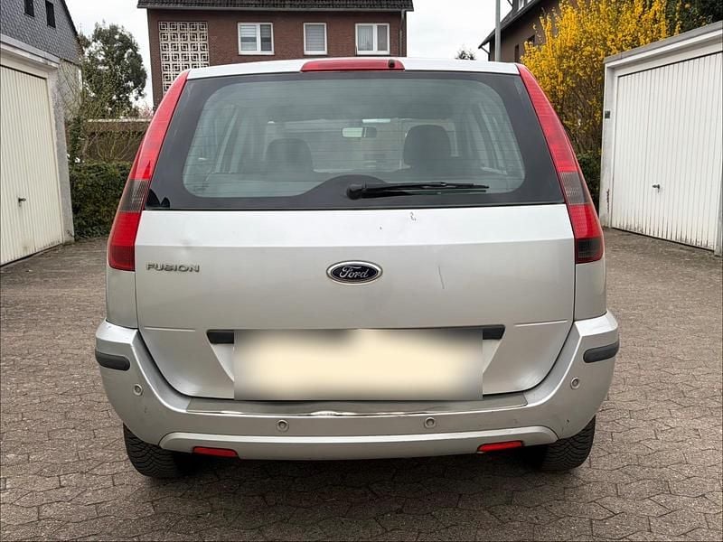 Usata Ford Fusion 101 CV (74 kW) 2004 Grigio Utilitaria