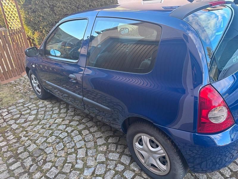 Gebraucht Renault Clio II 60 PS (44 kW) 2007 Blau Limousine