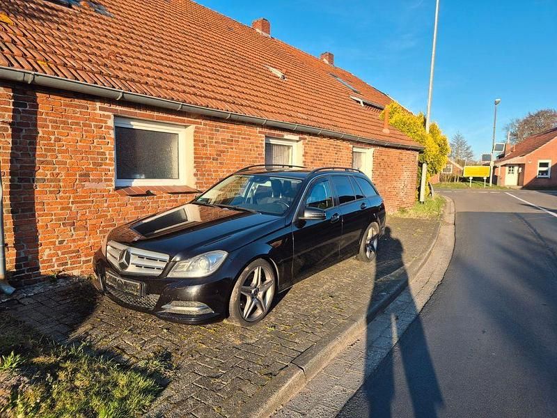 Gebraucht Mercedes C220 170 PS (125 kW) 2012 Schwarz Limousine