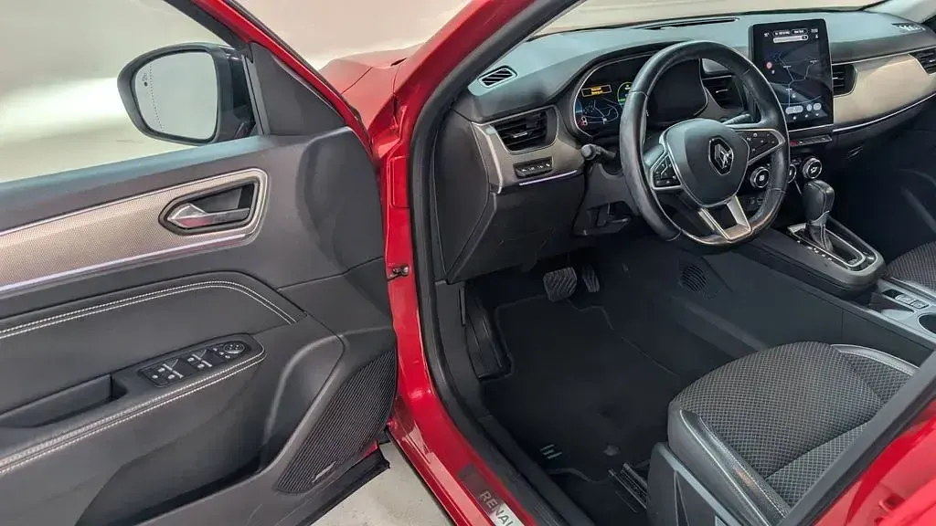 Gebraucht Renault Arkana 143 PS (105 kW) 2022 Rot SUV