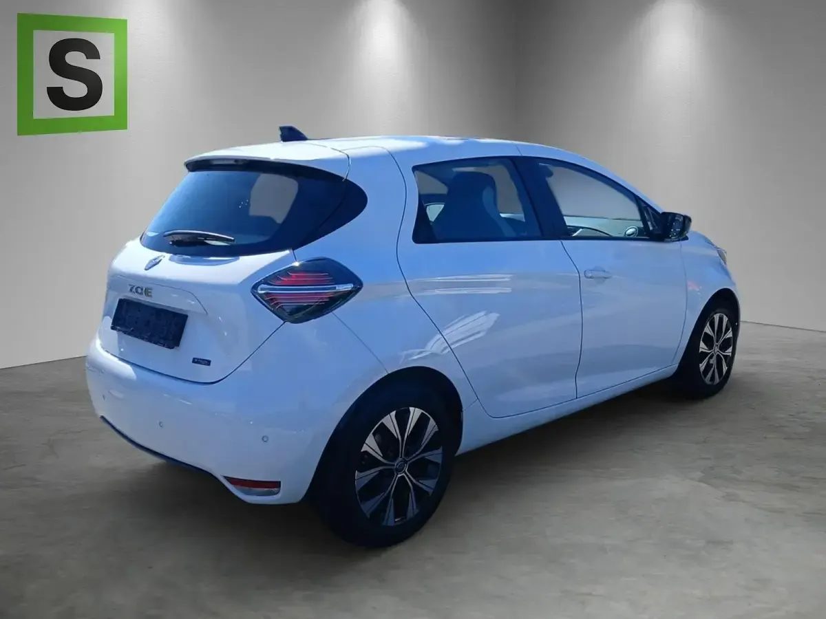 Gebraucht Renault Zoe Evolution 100 kW (136 PS) 2023 Weiß Kleinwagen