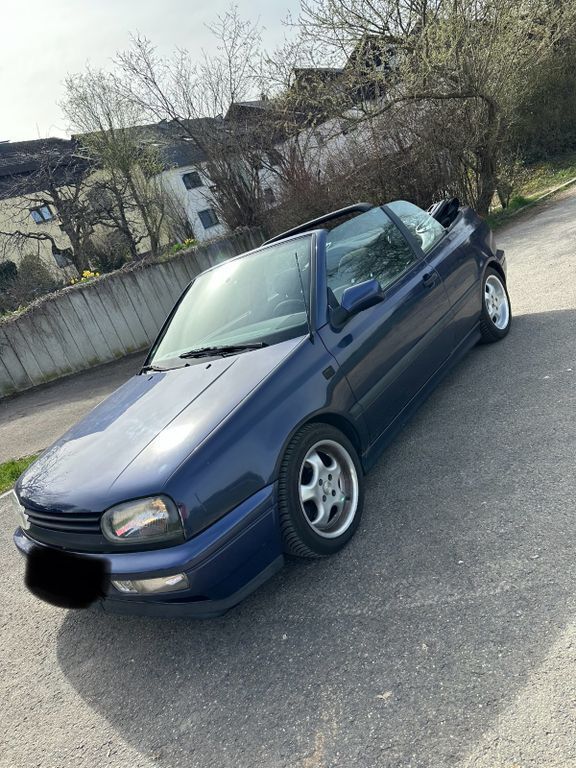 Blau Gebraucht 1995 VW Golf Cabriolet Trendline Cabrio | 2.499 € - Bild 1/4