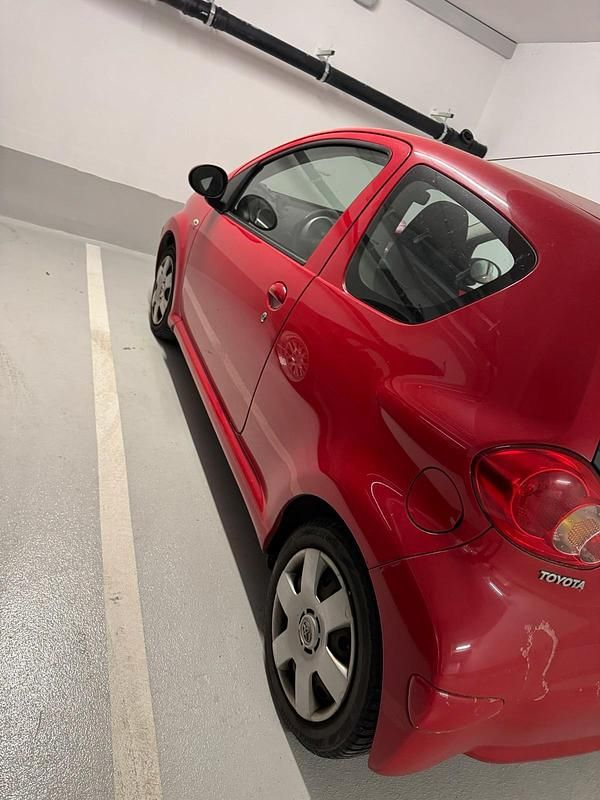 Gebraucht Toyota Aygo 68 PS (50 kW) 2008 Rot Kleinwagen