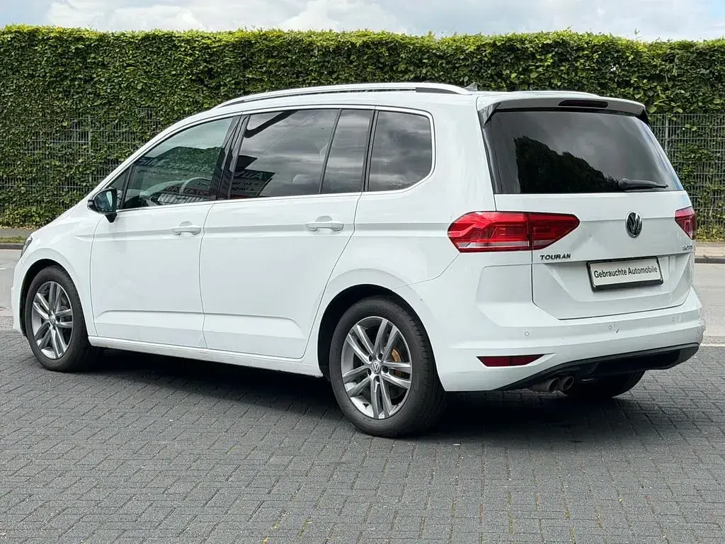 Gebraucht VW Touran Highline 190 PS (139 kW) 2017 Weiß Van / Kleinbus
