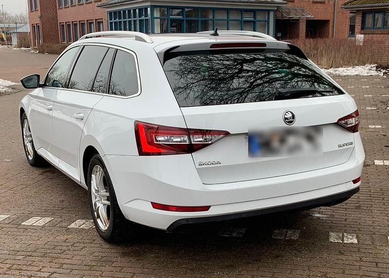 Gebraucht Skoda Superb Style 190 PS (139 kW) 2018 Weiß Kombi