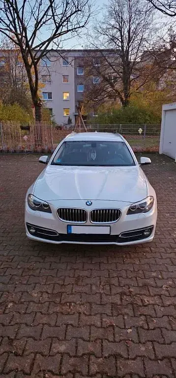Gebraucht BMW 520 Luxury Line 190 PS (139 kW) 2015 Weiß Kombi