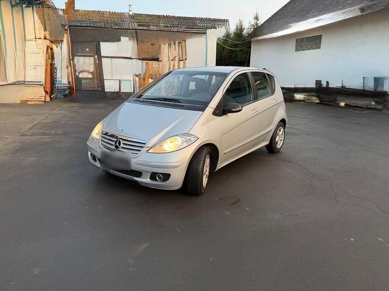 Gebraucht Mercedes A170 Elegance 116 PS (85 kW) 2004 Silber Van / Kleinbus