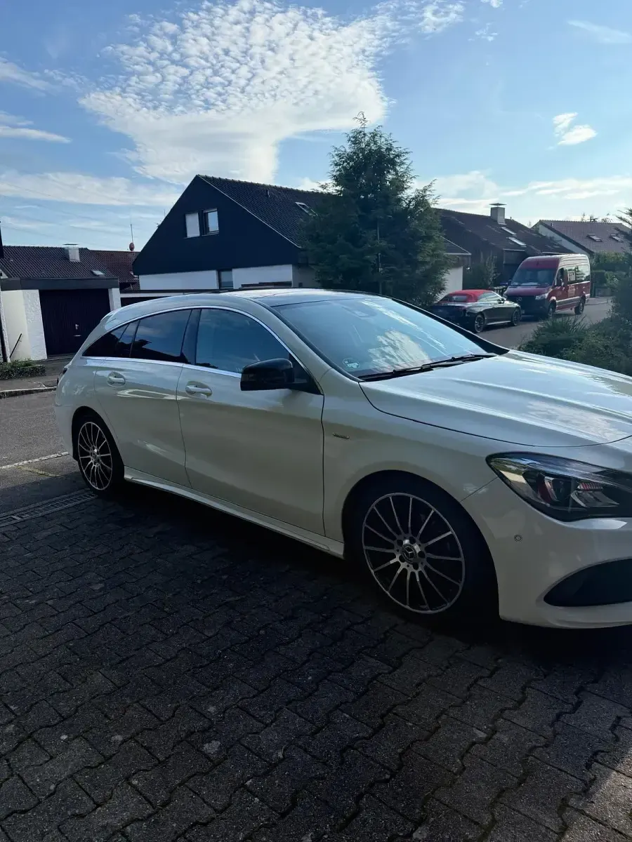 Gebraucht Mercedes CLA180 AMG line 122 PS (89 kW) 2018 Weiß Coupé