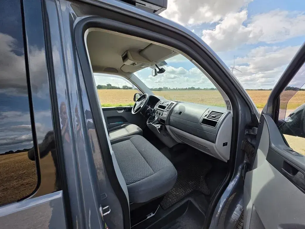 Gebraucht VW T5 140 PS (102 kW) 2012 Grau Van