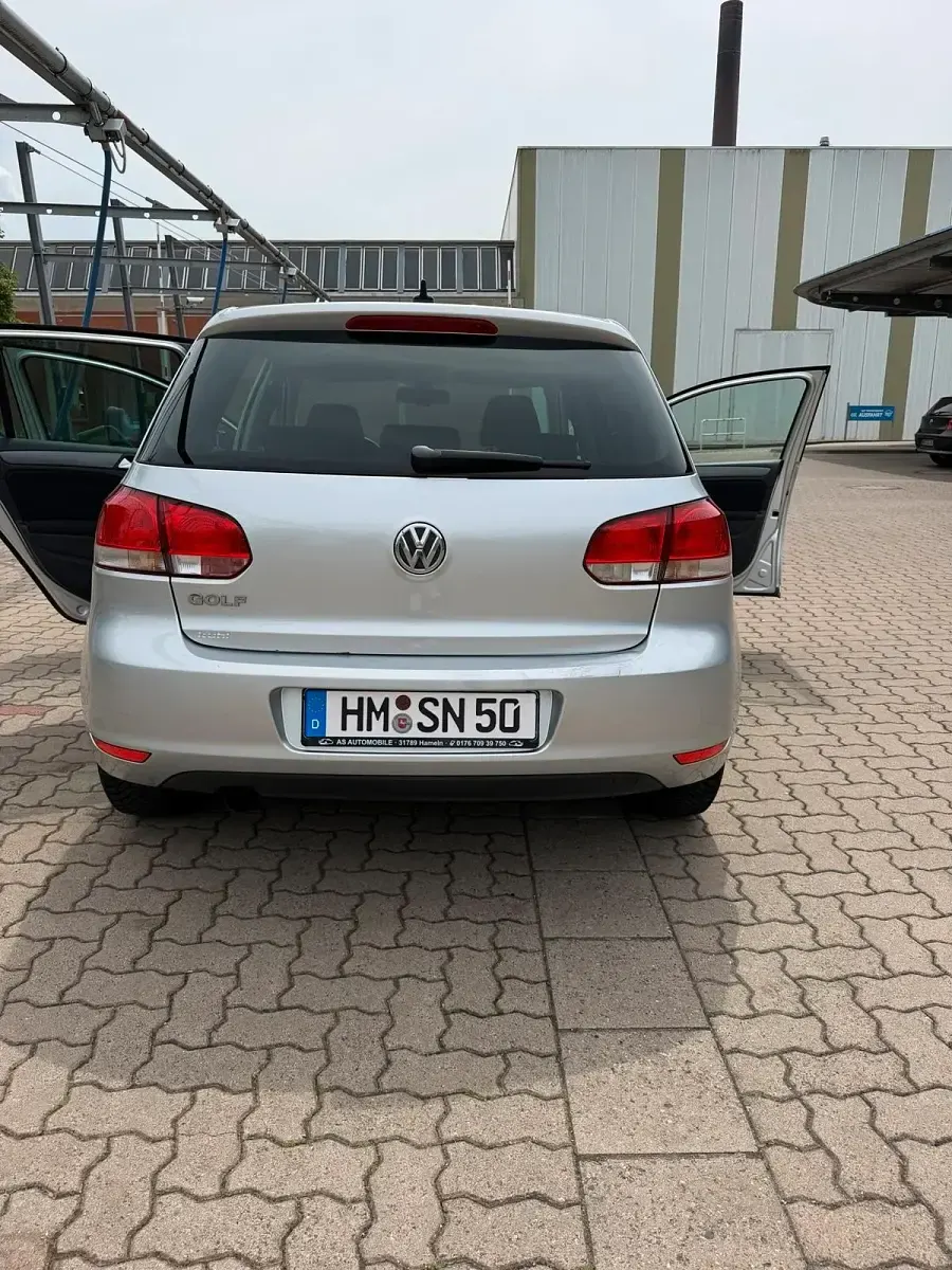 Gebraucht VW Golf VI 105 PS (77 kW) 2011 Grau Kleinwagen