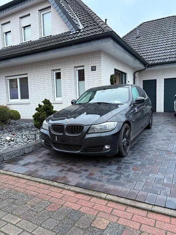 Schwarz Gebraucht 2010 BMW 320 M Sport Limousine | 4.500 € (Superpreis) - Bild 1/4