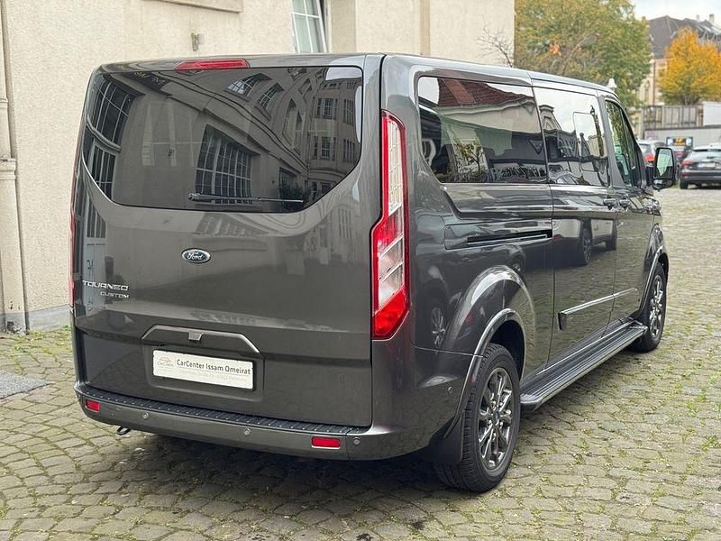 Gebraucht Ford Tourneo 185 PS (136 kW) 2020 Grau Kombi