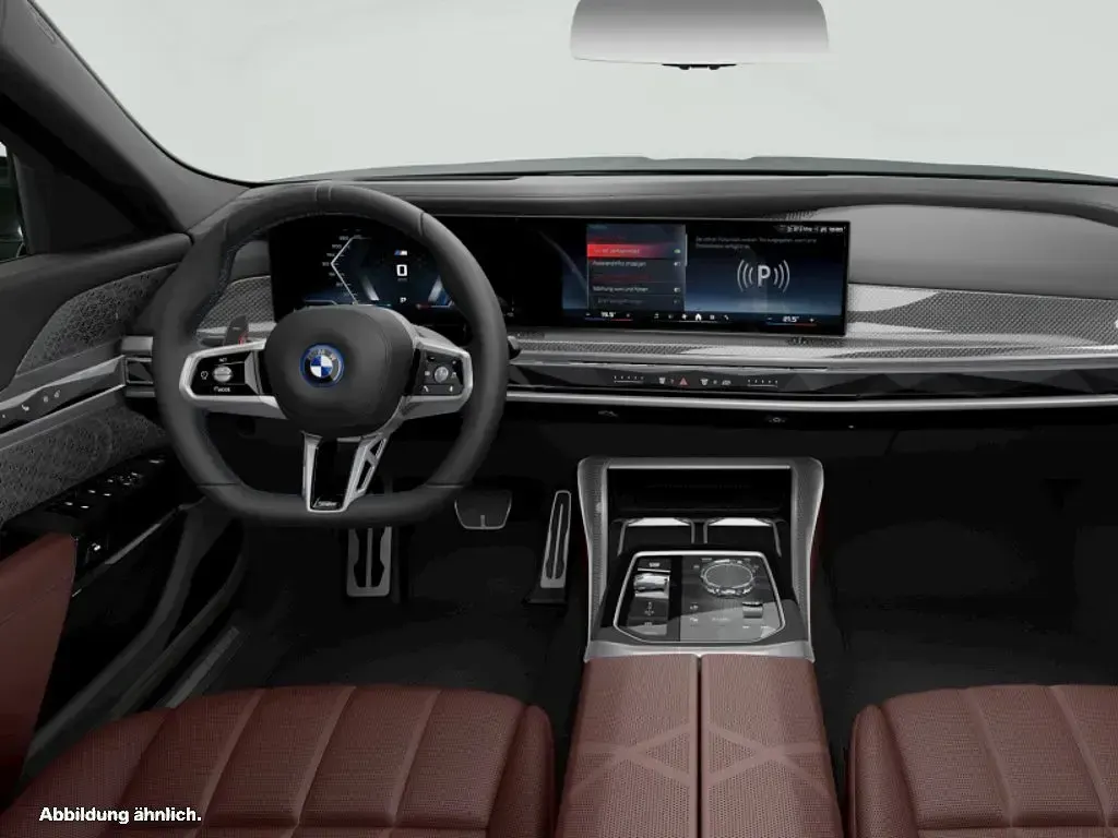 Gebraucht BMW M760e 571 PS (419 kW) 2025 Schwarz Limousine
