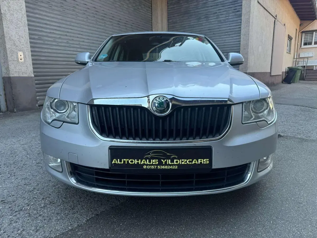 Gebraucht Skoda Superb Ambition 160 PS (117 kW) 2009 Silber Limousine