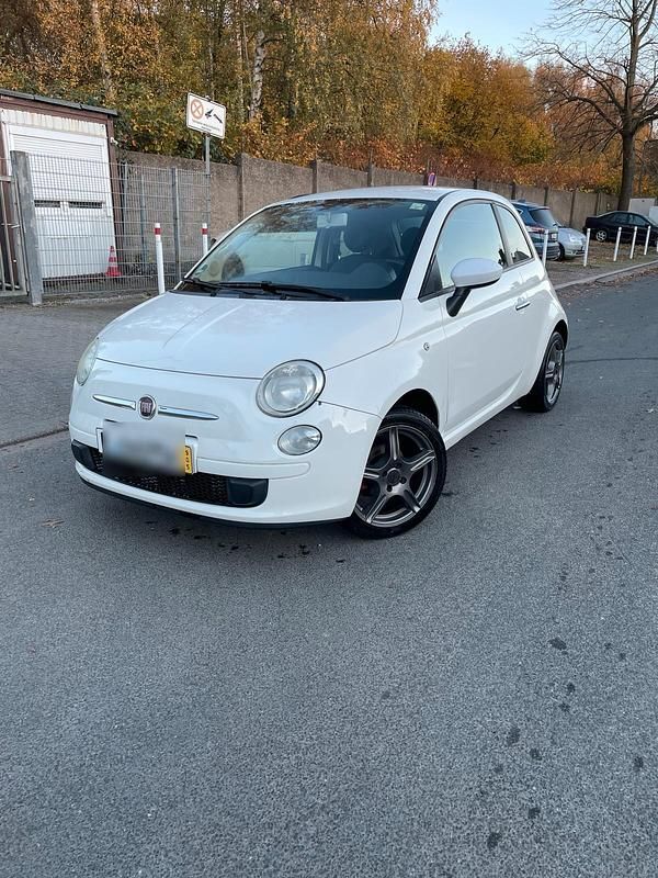 Weiß Gebraucht 2011 Fiat 500 Kleinwagen | 3.600 € (Fairer Preis) - Bild 1/4
