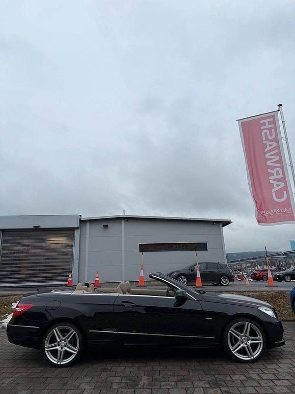 Gebraucht Mercedes E250 204 PS (150 kW) 2010 Schwarz Cabrio