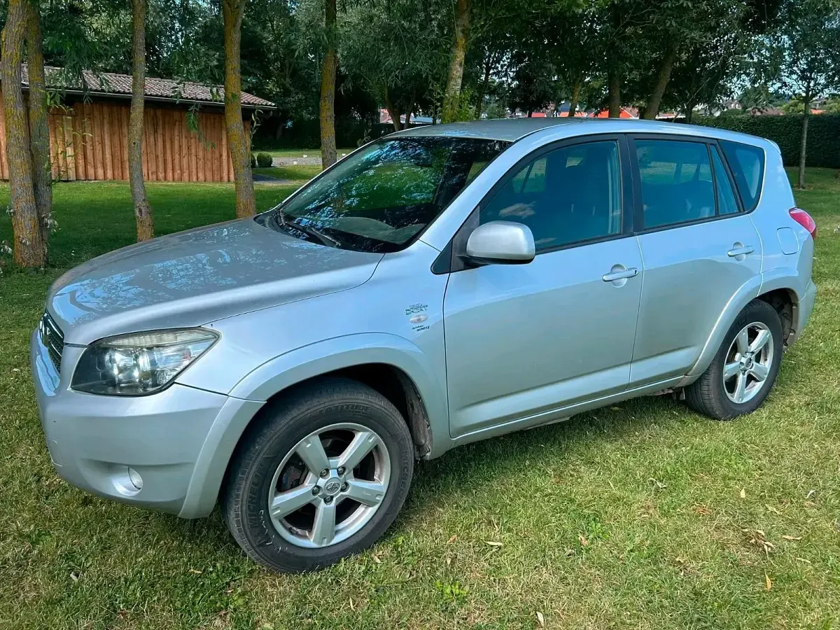 Gebraucht Toyota RAV4 177 PS (130 kW) 2006 Silber SUV