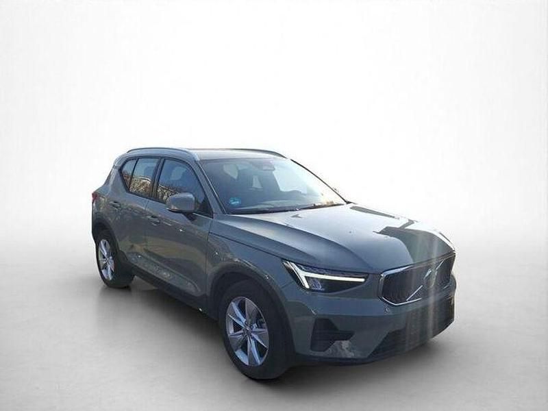 Second-hand Volvo XC40 Core 163 CP (119 kW) 2023 Verde SUV