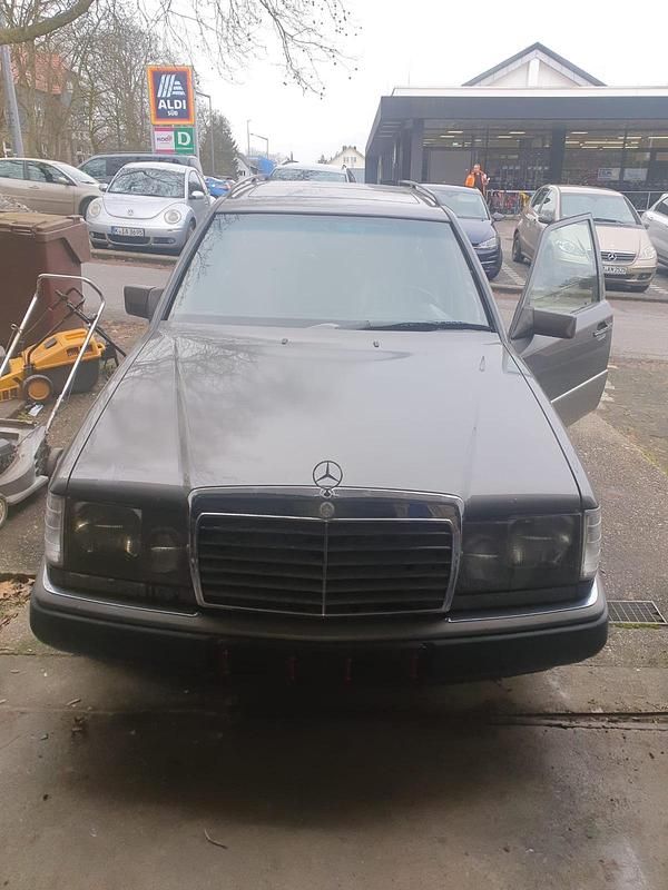 Gebraucht 1990 Mercedes 200 Kombi | 3.000 € - Bild 1/4