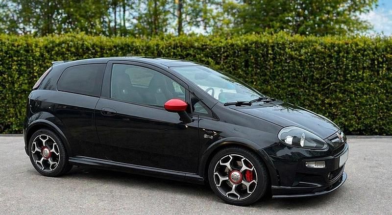 Second-hand Abarth Punto Evo 215 CP (158 kW) 2012 Negru Hatchback