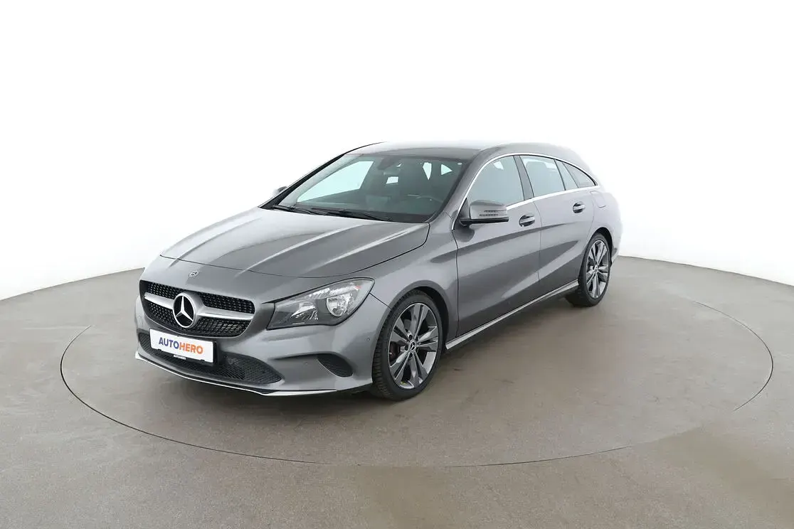 Gebraucht Mercedes CLA180 Shooting Brake Urban 122 PS (89 kW) 2018 Kombi