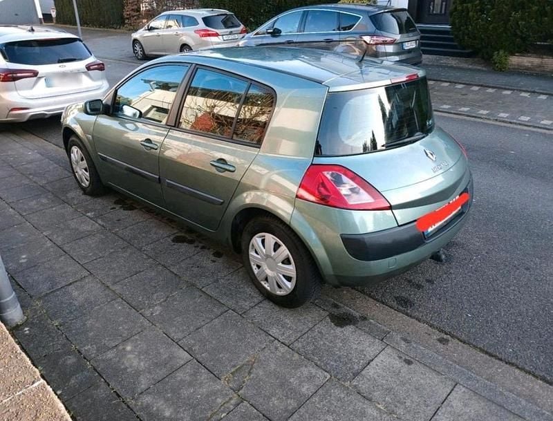Gebraucht Renault Mégane II 98 PS (72 kW) 2003 Grün Kleinwagen