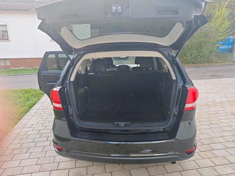Gebraucht Fiat Freemont 170 PS (125 kW) 2013 Schwarz SUV