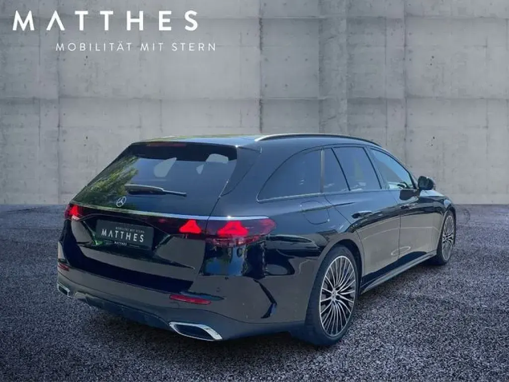 Gebraucht Mercedes 220 197 PS (144 kW) 2024 Metalliclack obsidianschwarz (metallic) Kombi