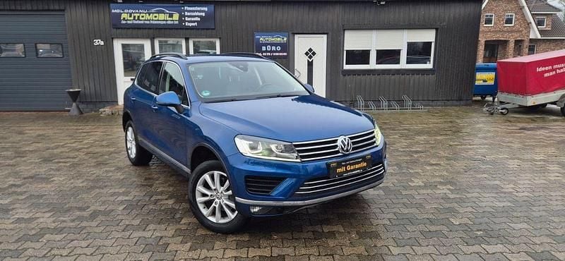 Blau Gebraucht 2015 VW Touareg Terrain Tech SUV | 21.999 € (Guter Preis) - Bild 1/4