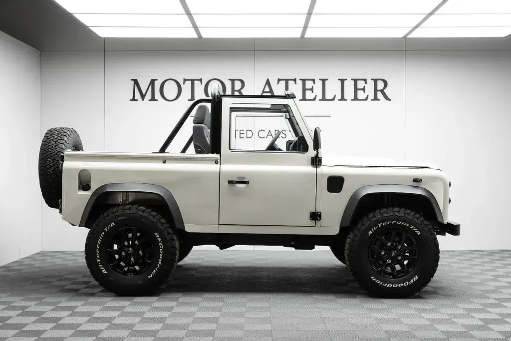 Gebraucht Land Rover Defender 122 PS (89 kW) 2006 Weiß SUV