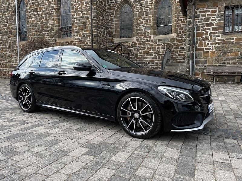Schwarz Gebraucht 2016 Mercedes C450 AMG AMG Kombi | 19.999 € (Fairer Preis) - Bild 1/4