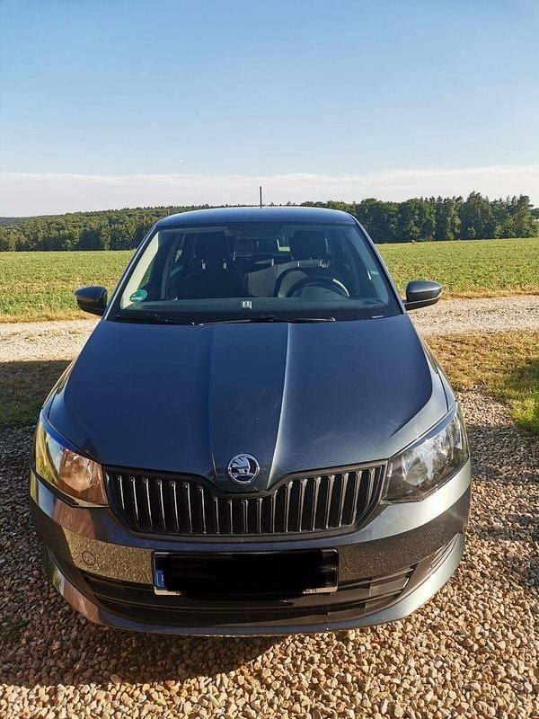 Grau Gebraucht 2018 Skoda Fabia Cool Plus Kleinwagen | 7.000 € (Superpreis) - Bild 1/4