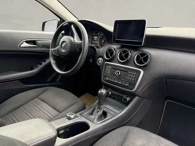 Gebraucht Mercedes A160 110 PS (80 kW) 2018 Schwarz Limousine