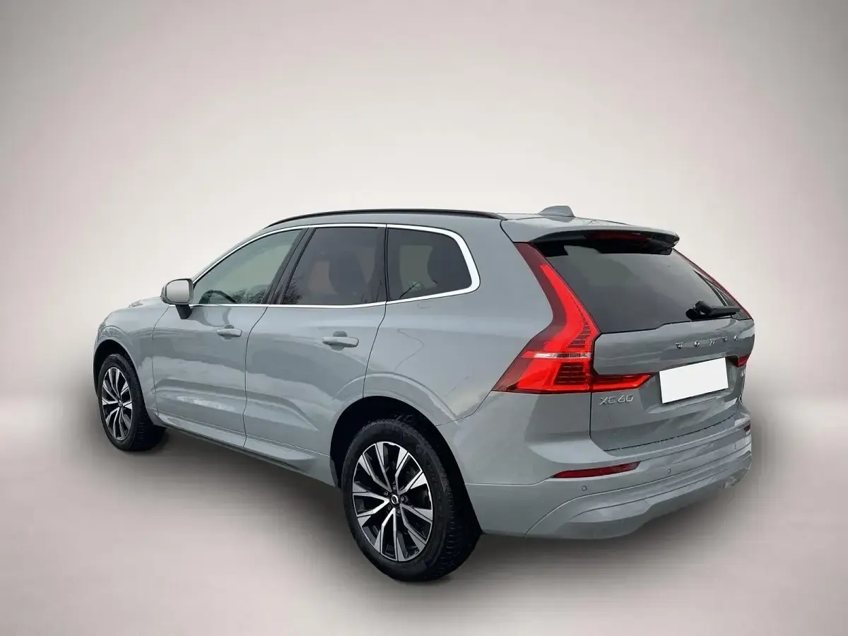 Gebraucht Volvo XC60 Core 250 PS (183 kW) 2024 Manufacturer SUV