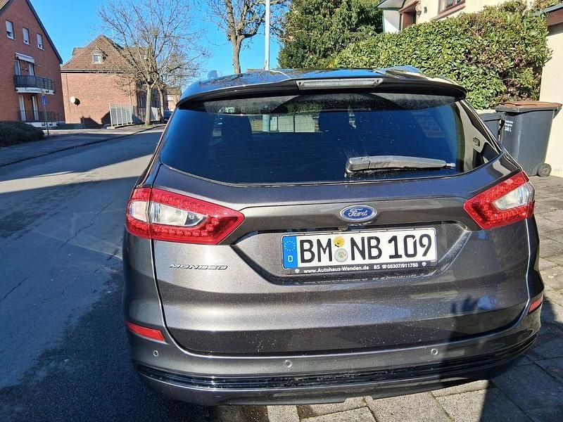 Gebraucht Ford Mondeo Titanium 150 PS (110 kW) 2018 Grau Limousine