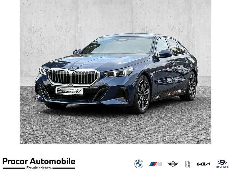Blau Gebraucht 2024 BMW 540 Comfort Edition Limousine | 65.740 € - Bild 1/3