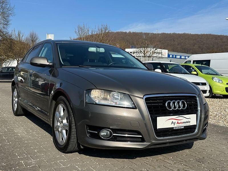 Gebraucht Audi A3 Ambiente 125 PS (91 kW) 2011 Grau Kleinwagen