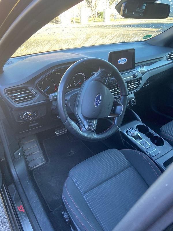 Gebraucht Ford Focus ST-Line 150 PS (110 kW) 2020 Schwarz Kombi
