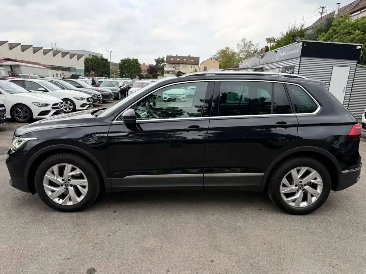 Second-hand VW Tiguan Elegance 150 CP (110 kW) 2023 Negru SUV