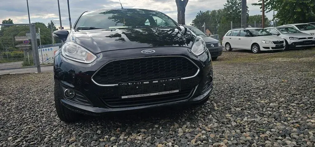 Gebraucht Ford Fiesta Celebration 101 PS (74 kW) 2016 Schwarz Kleinwagen