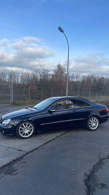 Blau Gebraucht 2004 Mercedes CLK320 Elegance Coupé | 3.800 € (Fairer Preis) - Bild 1/4