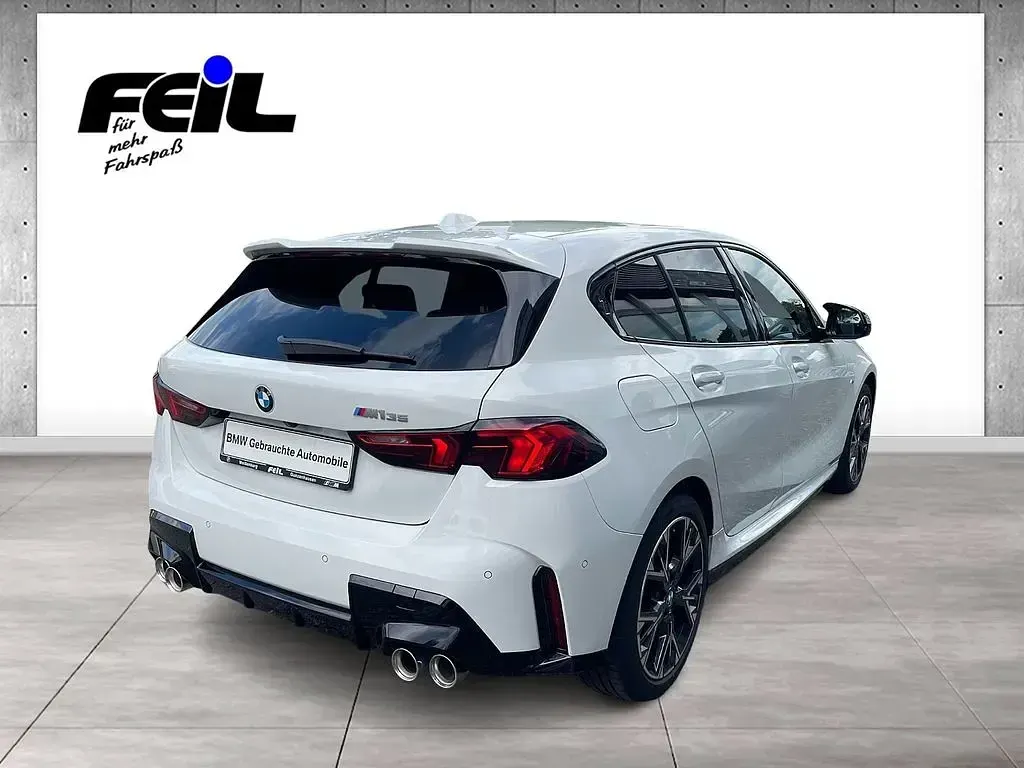 Gebraucht BMW M135 Performance 300 PS (220 kW) 2025 Alpinweiss iii Kleinwagen