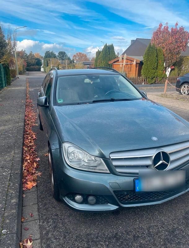 Gebraucht Mercedes C220 170 PS (125 kW) 2011 Grau Kombi