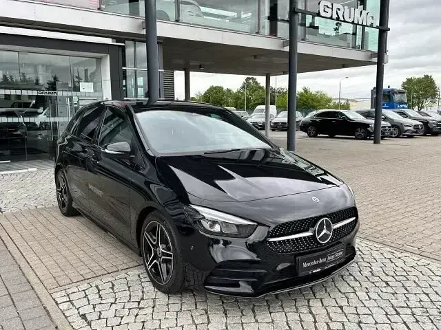 Gebraucht Mercedes B220 AMG 190 PS (139 kW) 2022 Lack kosmosschwarz Kleinwagen